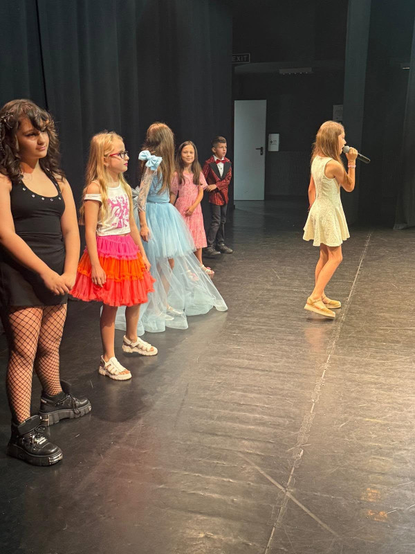 Serbarea de final de an a cursurilor Centrului Cultural Mioveni – o celebrare a talentului, pasiunii și performanței