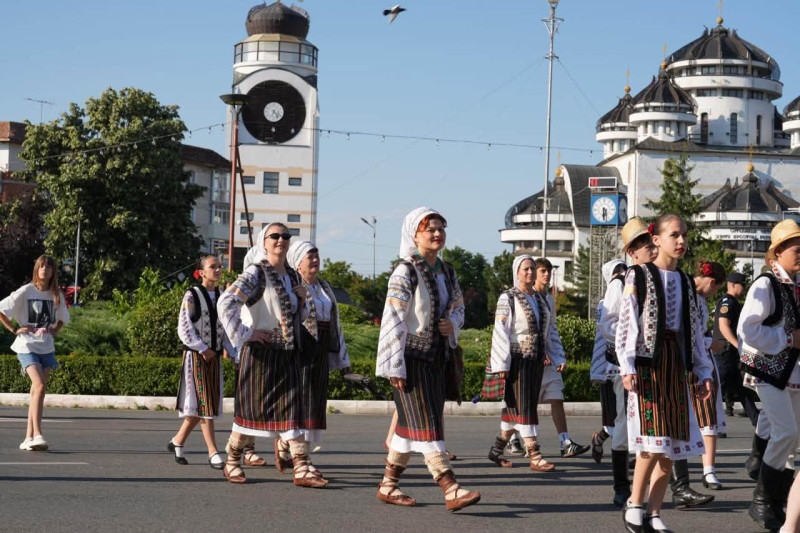 Mioveni a celebrat tradiția și diversitatea culturală în cadrul Festivalului Internațional de Folclor „Carpați”, ediția a XXXIX-a!