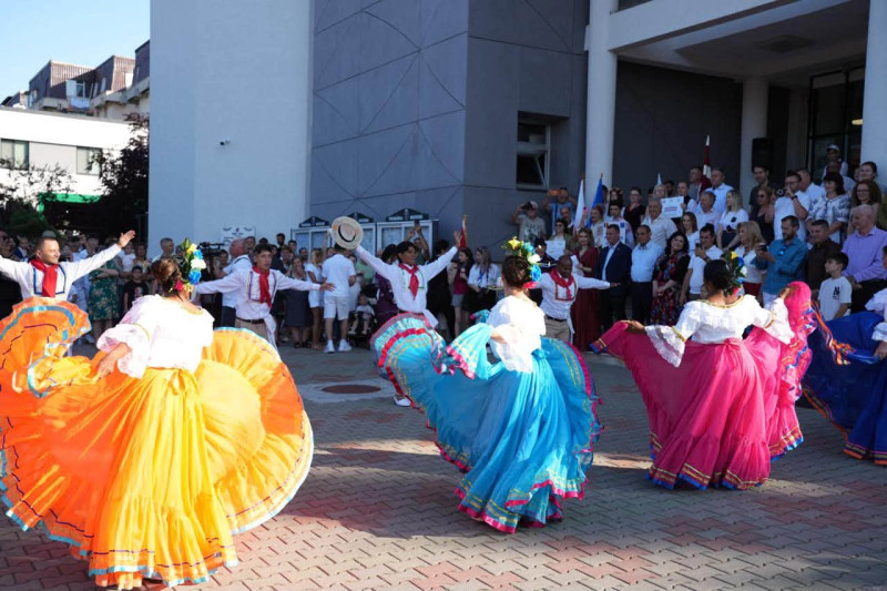 Mioveni a celebrat tradiția și diversitatea culturală în cadrul Festivalului Internațional de Folclor „Carpați”, ediția a XXXIX-a!