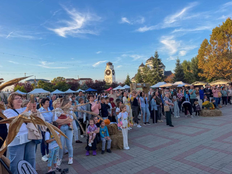 Tradițiile și folclorul românesc, în prim-plan la „Sărbătoarea Recoltei pe Valea Argeșelului”!