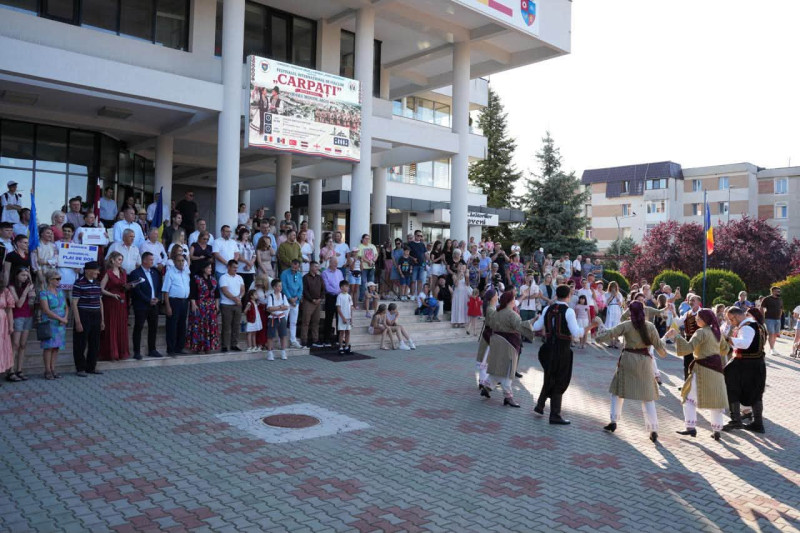 Mioveni a celebrat tradiția și diversitatea culturală în cadrul Festivalului Internațional de Folclor „Carpați”, ediția a XXXIX-a!