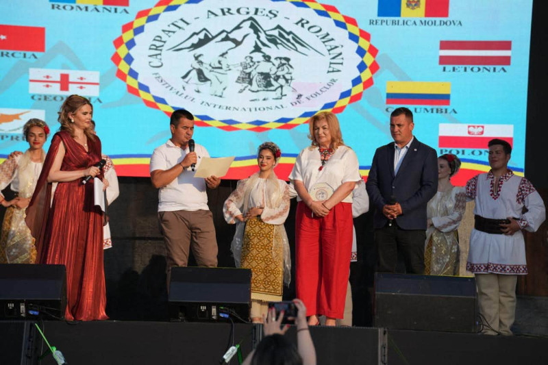 Mioveni a celebrat tradiția și diversitatea culturală în cadrul Festivalului Internațional de Folclor „Carpați”, ediția a XXXIX-a!