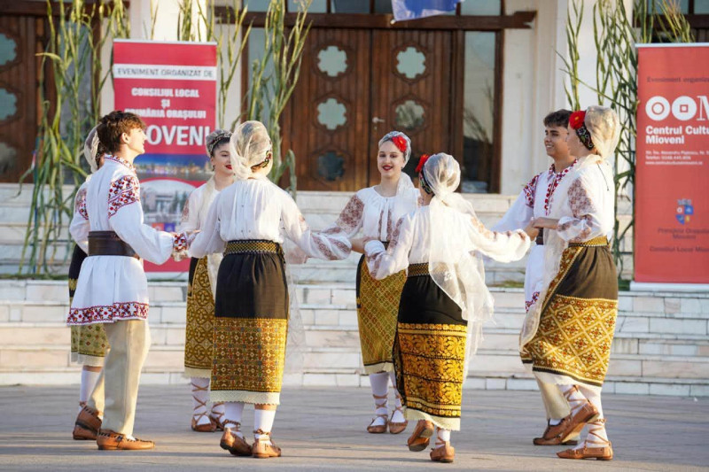 Tradițiile și folclorul românesc, în prim-plan la „Sărbătoarea Recoltei pe Valea Argeșelului”!