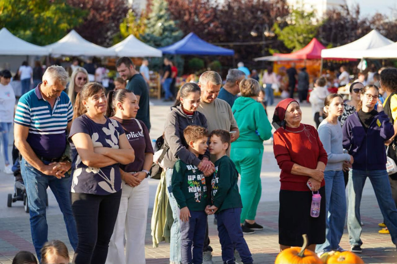 Tradițiile și folclorul românesc, în prim-plan la „Sărbătoarea Recoltei pe Valea Argeșelului”!